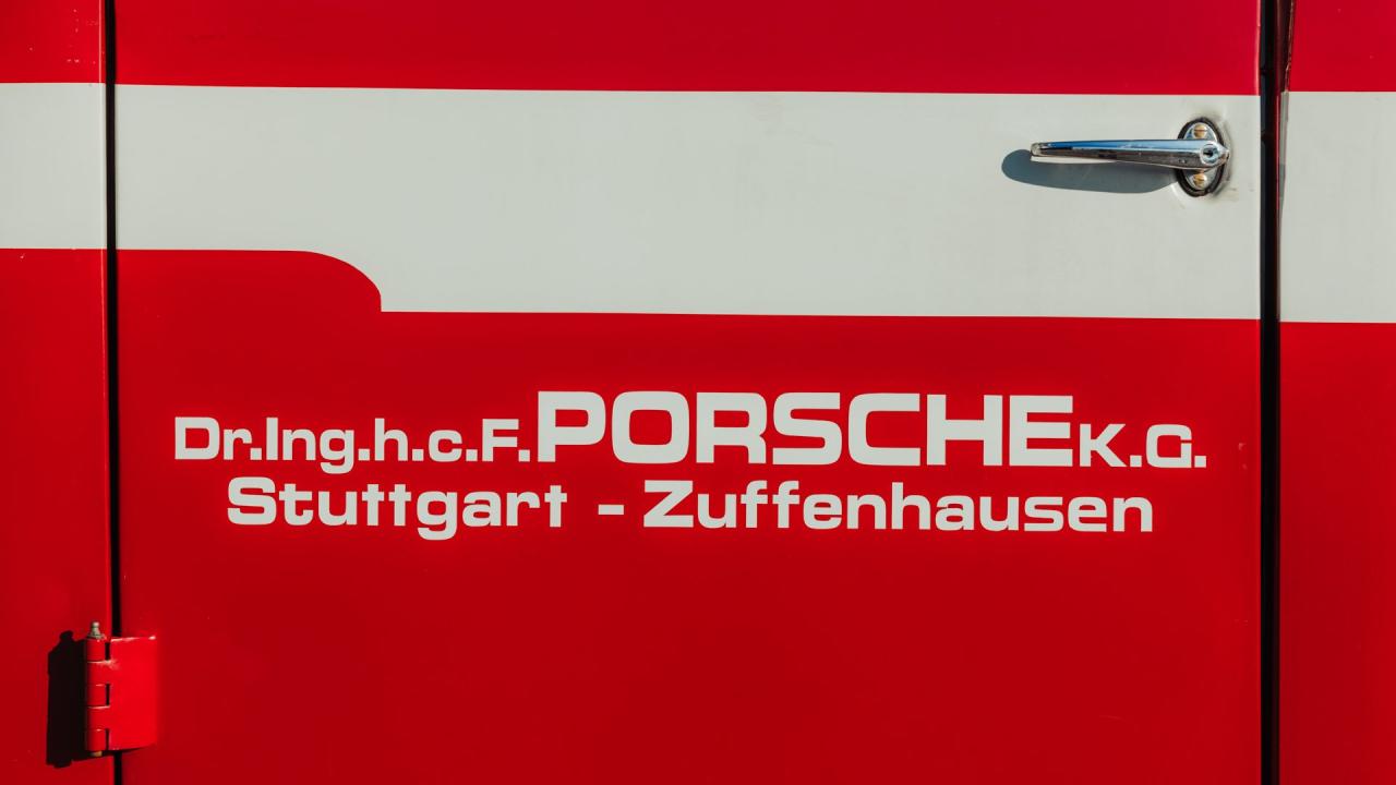 1974 Mercedes - Benz O 317 Porsche Renntransporter Tribute