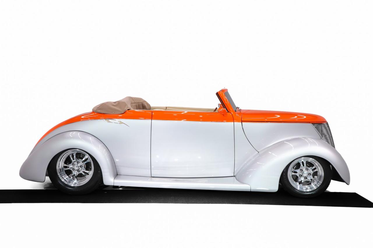 1937 Ford Cabriolet