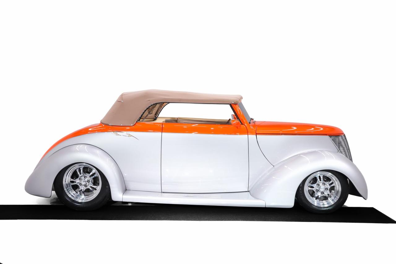 1937 Ford Cabriolet