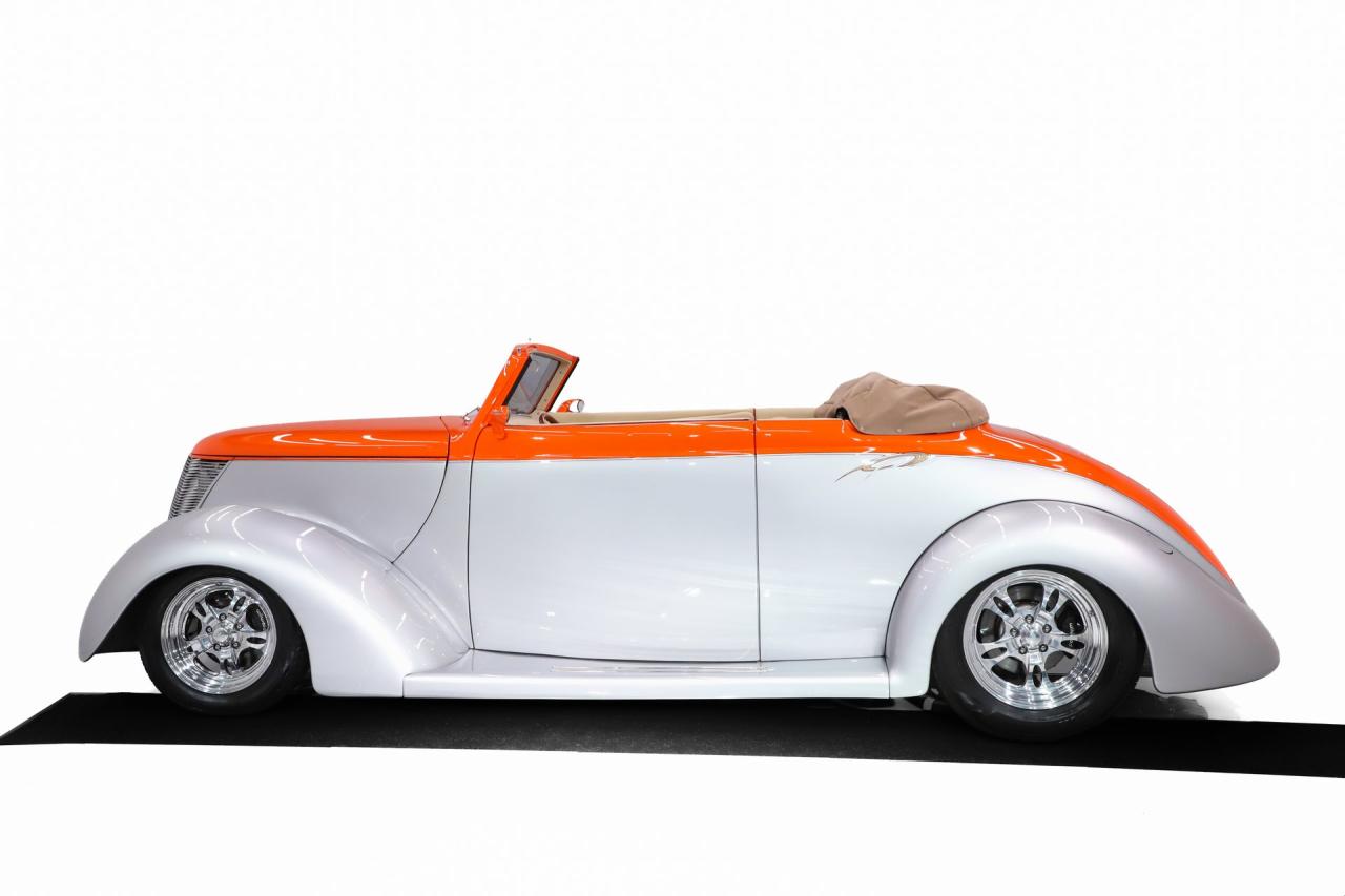 1937 Ford Cabriolet
