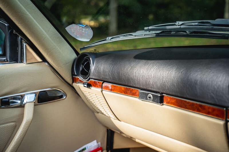 1985 Mercedes - Benz 380SL