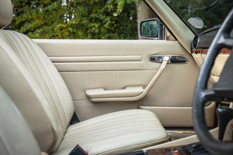 1985 Mercedes - Benz 380SL