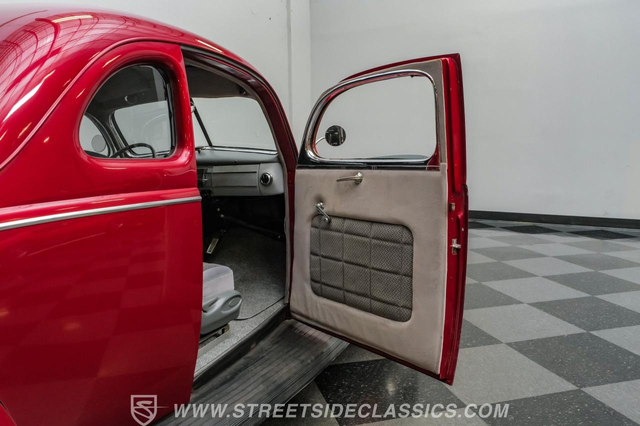 1939 Ford Deluxe Coupe