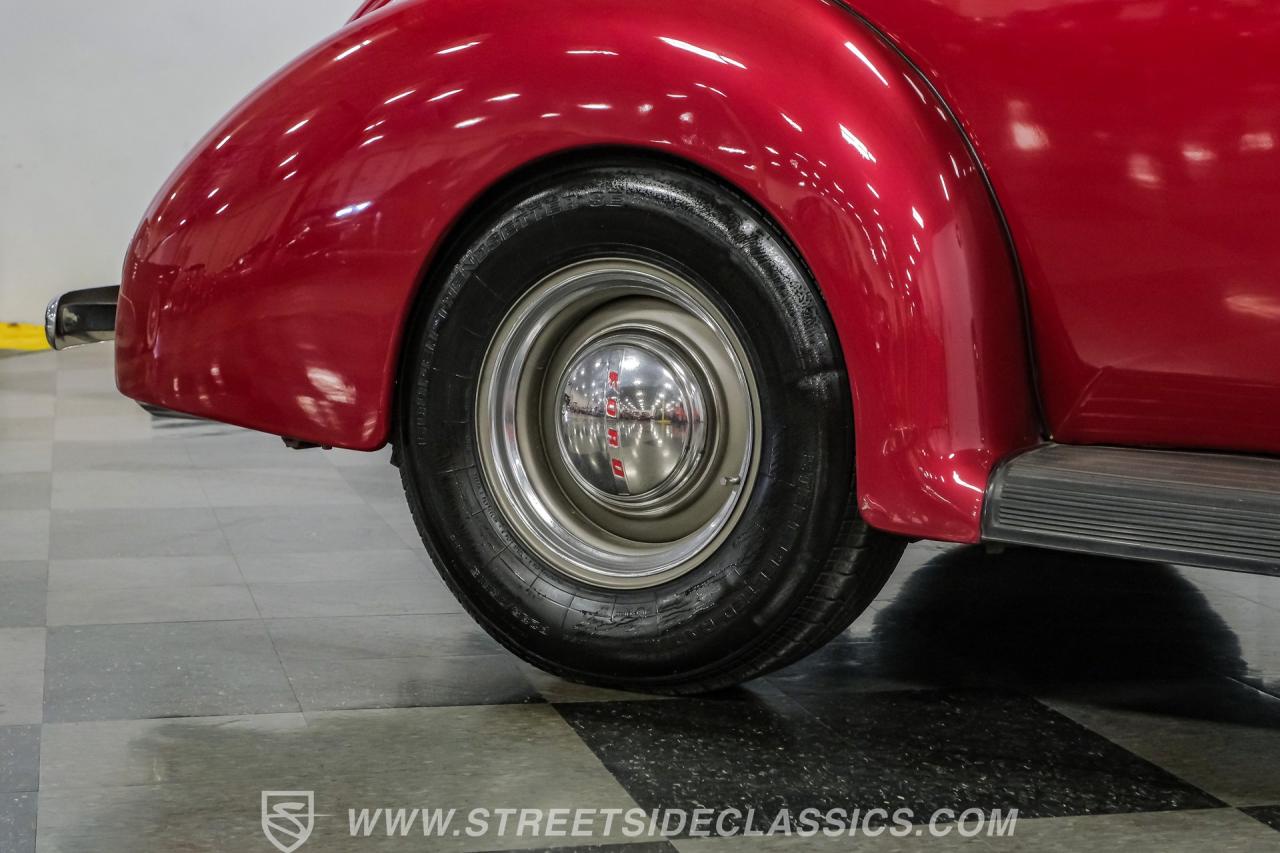 1939 Ford Deluxe Coupe