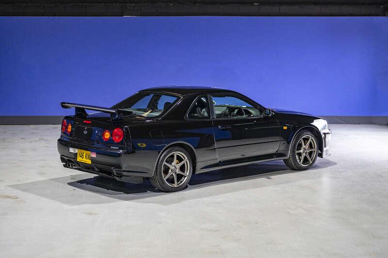 2001 Nissan SKYLINE GT-R