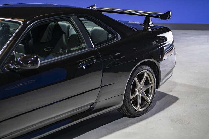2001 Nissan SKYLINE GT-R