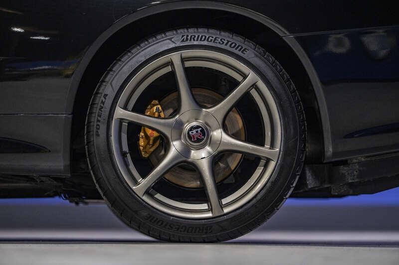 2001 Nissan SKYLINE GT-R