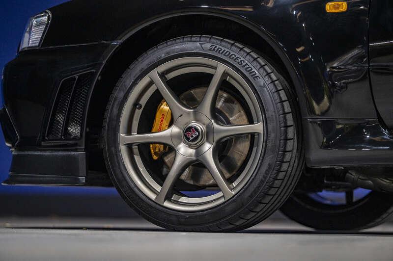 2001 Nissan SKYLINE GT-R