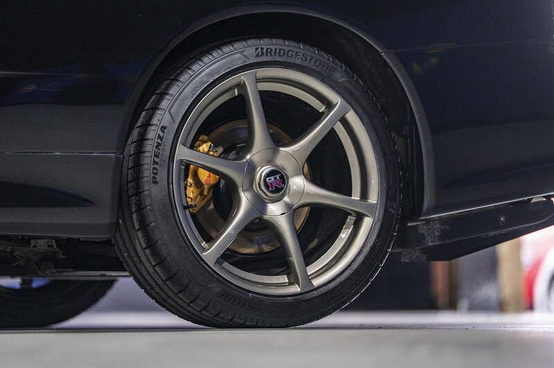 2001 Nissan SKYLINE GT-R
