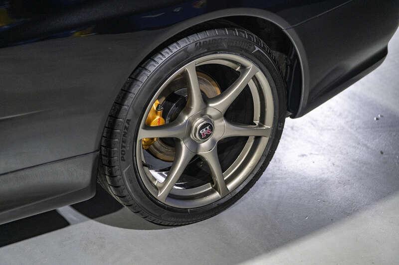 2001 Nissan SKYLINE GT-R
