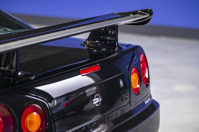 2001 Nissan SKYLINE GT-R
