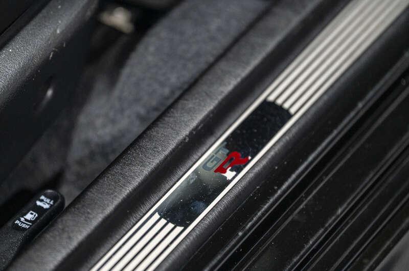 2001 Nissan SKYLINE GT-R