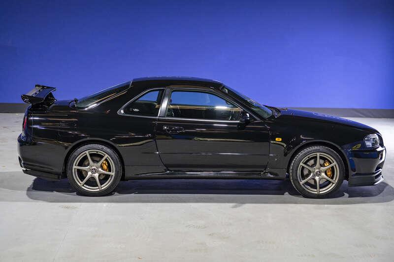 2001 Nissan SKYLINE GT-R