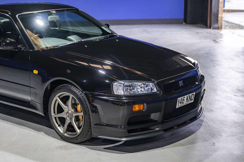 2001 Nissan SKYLINE GT-R