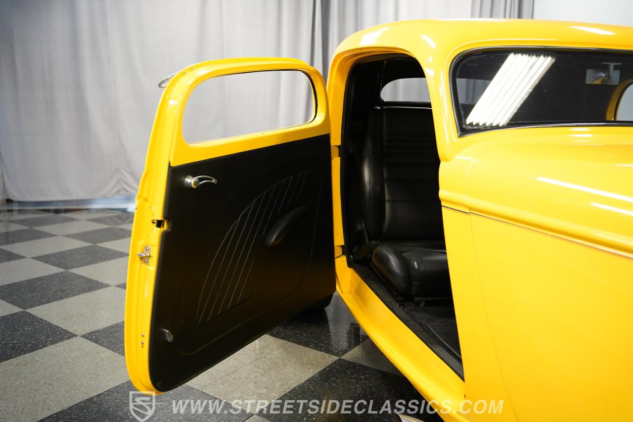 1934 Ford 3-Window Streetrod