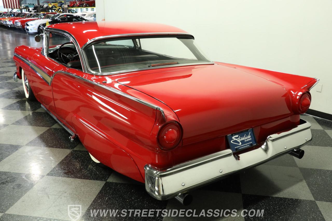 1957 Ford Fairlane 500 Club Victoria