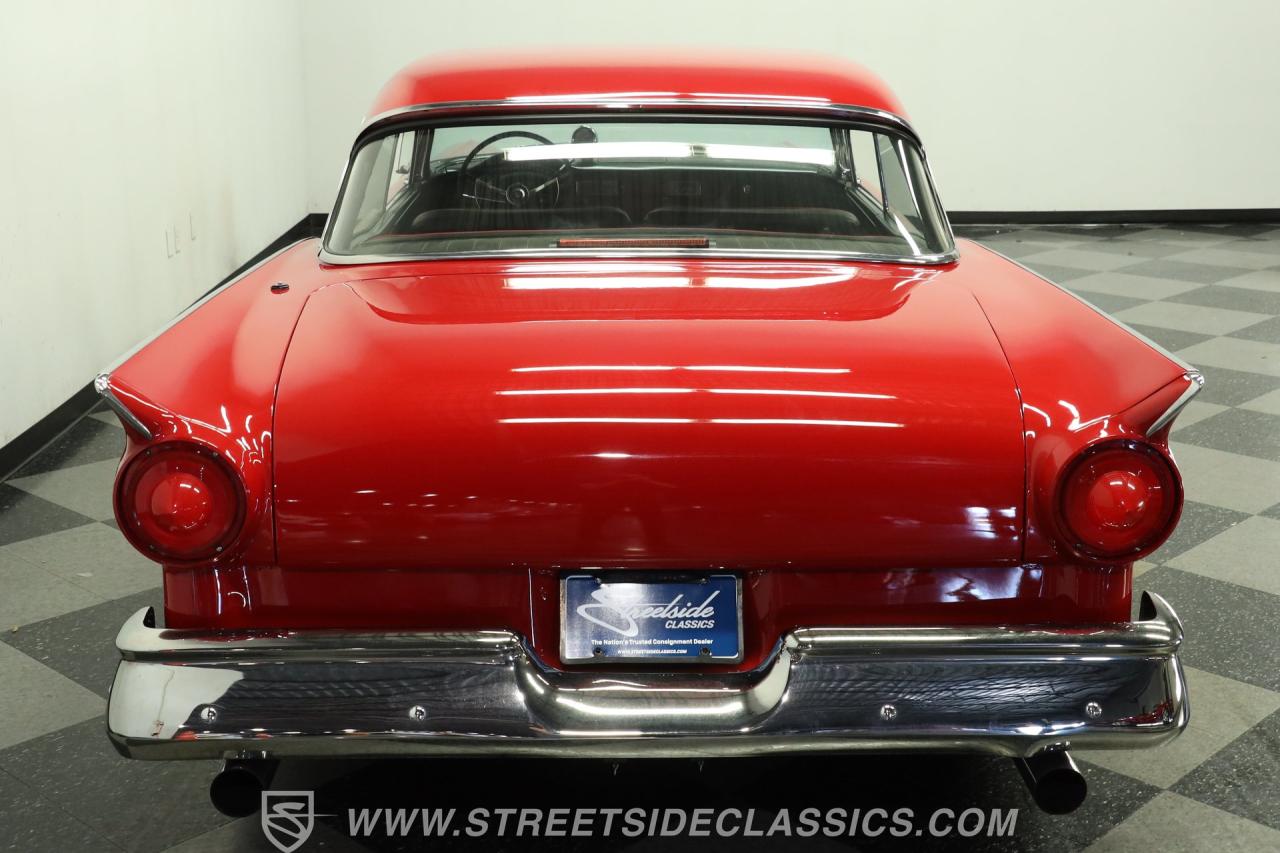 1957 Ford Fairlane 500 Club Victoria