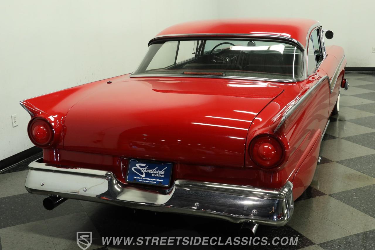 1957 Ford Fairlane 500 Club Victoria
