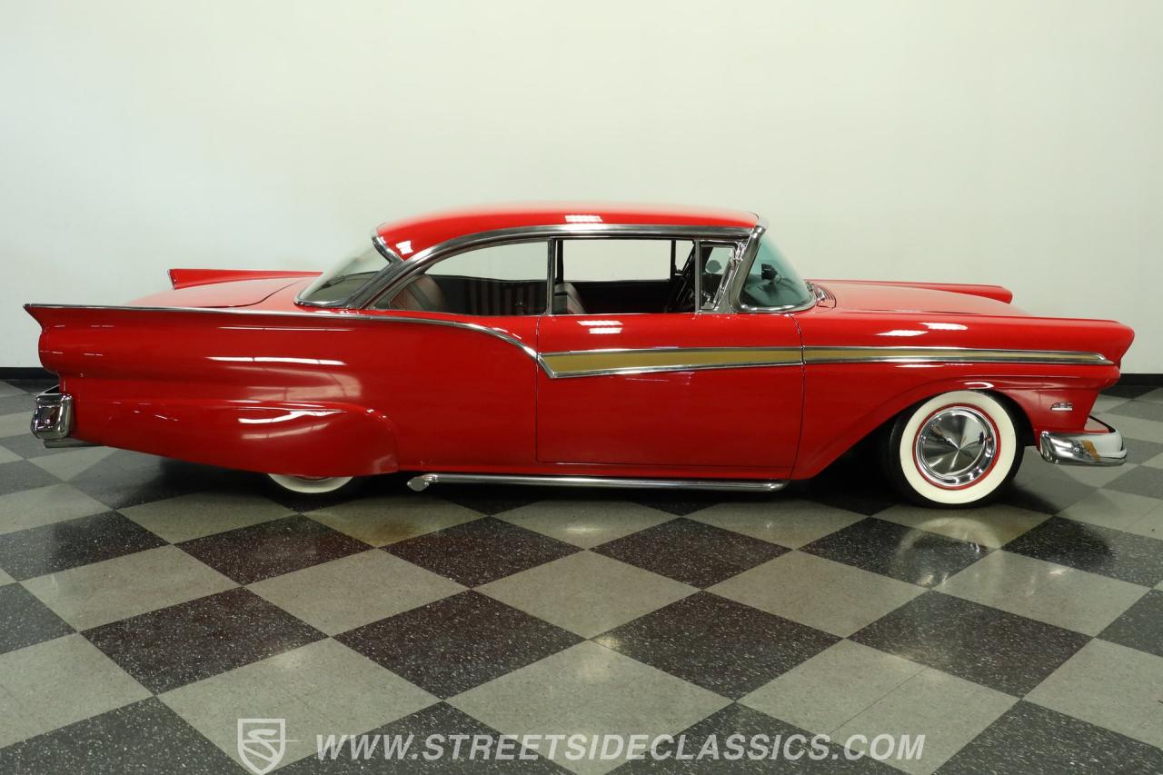 1957 Ford Fairlane 500 Club Victoria