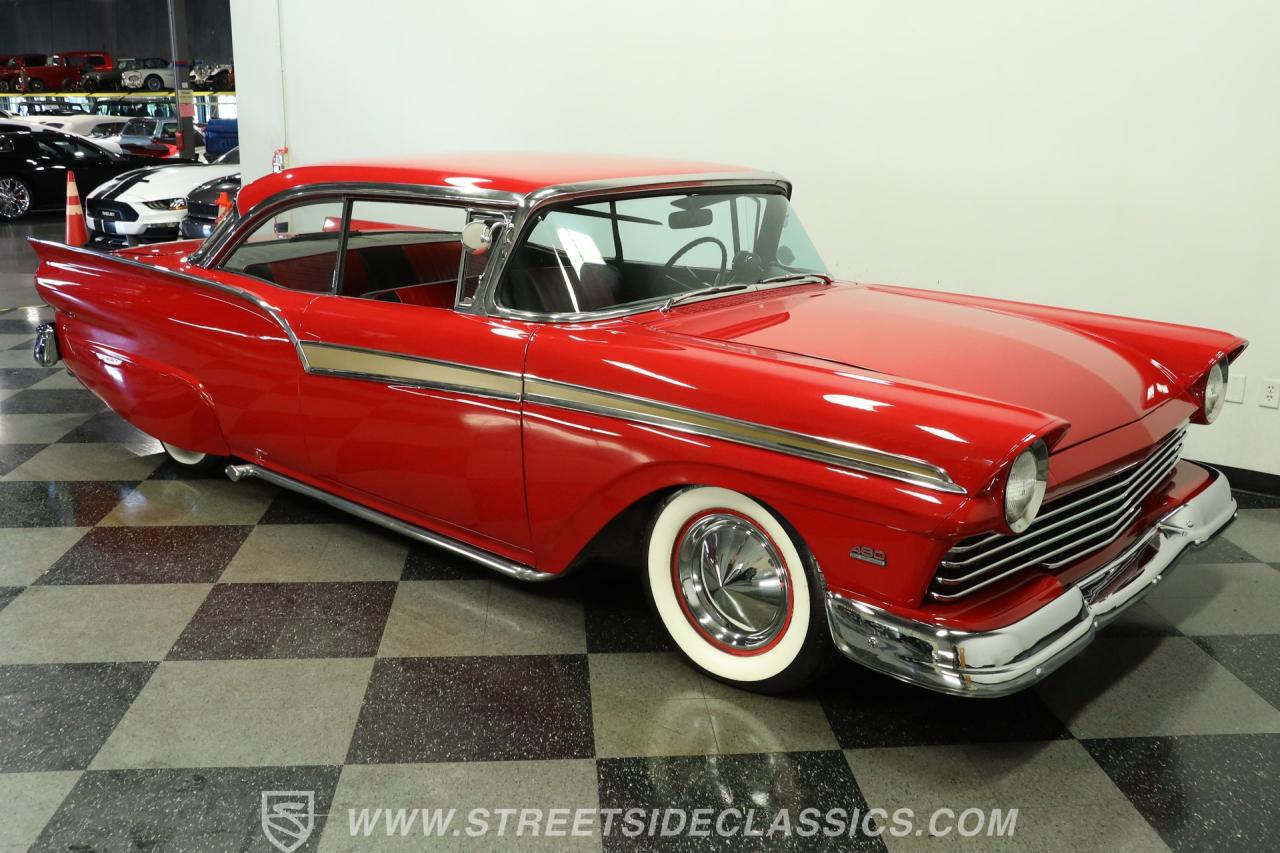 1957 Ford Fairlane 500 Club Victoria