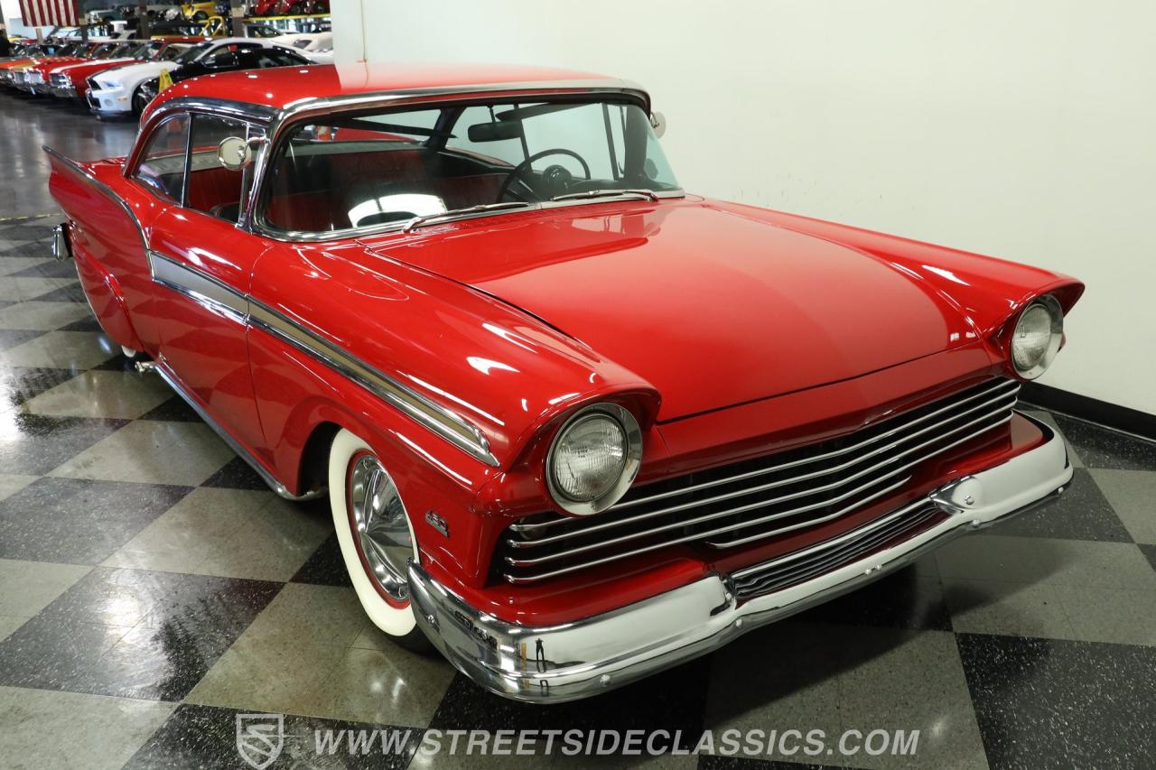 1957 Ford Fairlane 500 Club Victoria