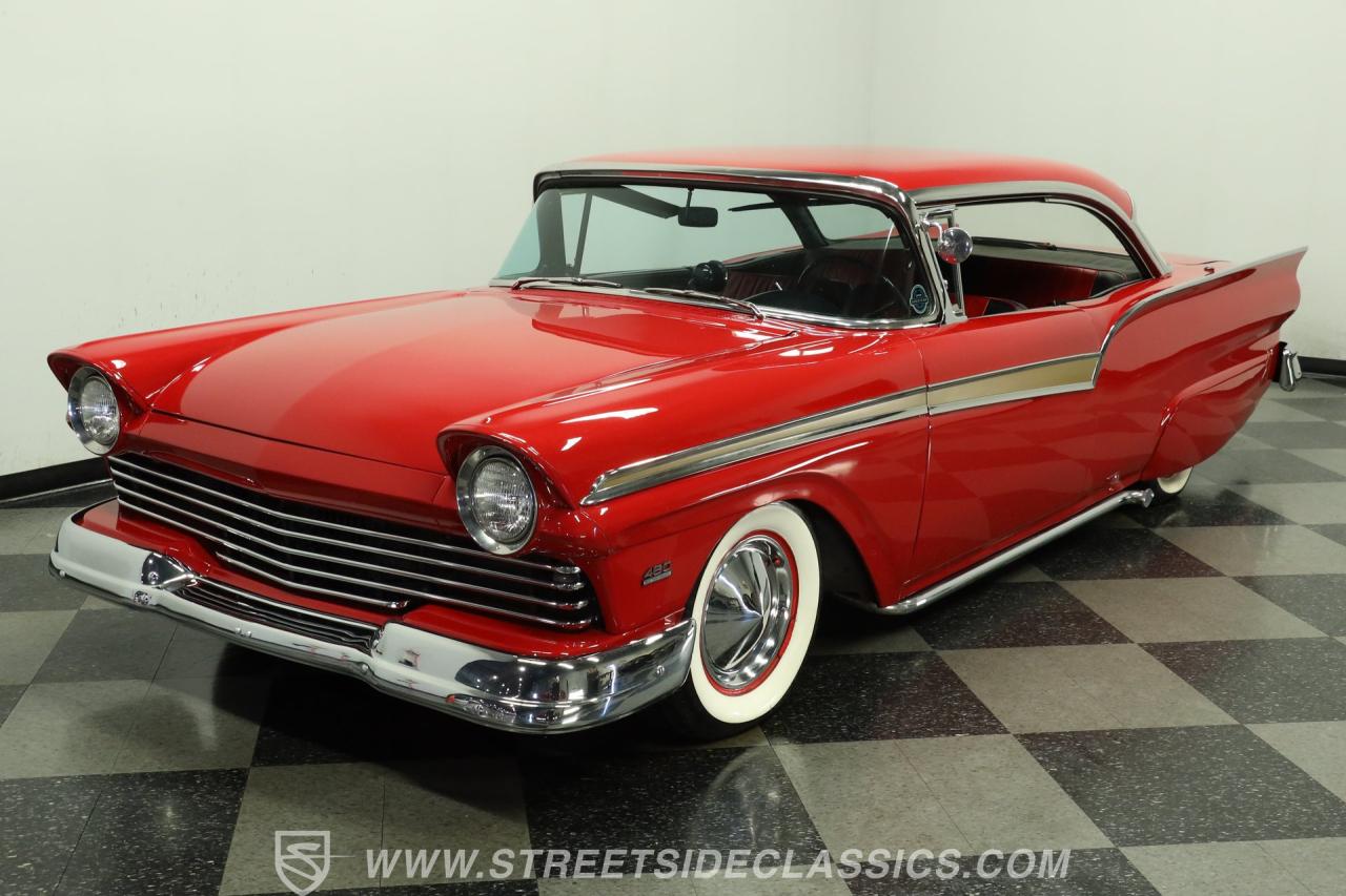 1957 Ford Fairlane 500 Club Victoria