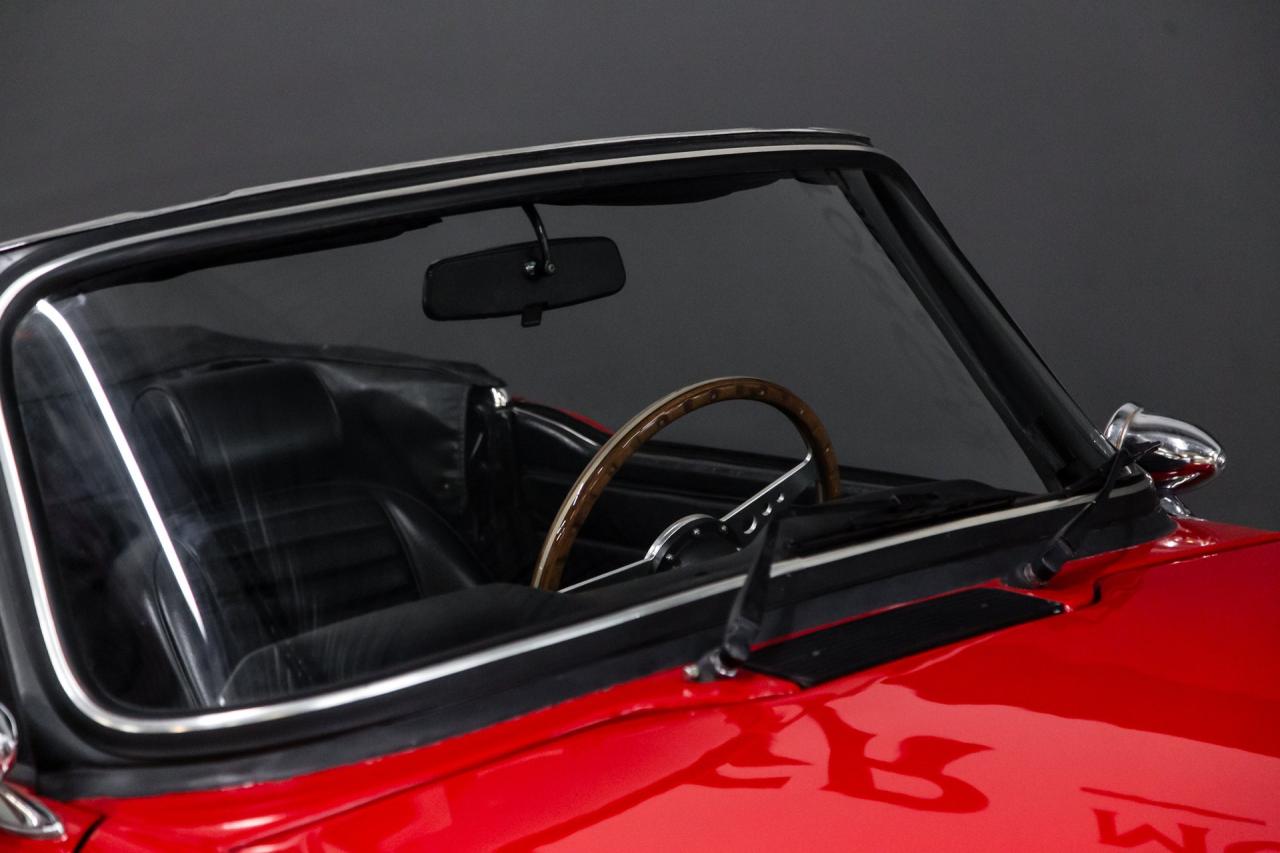 1976 Triumph TR6 upgraded 5 speed
