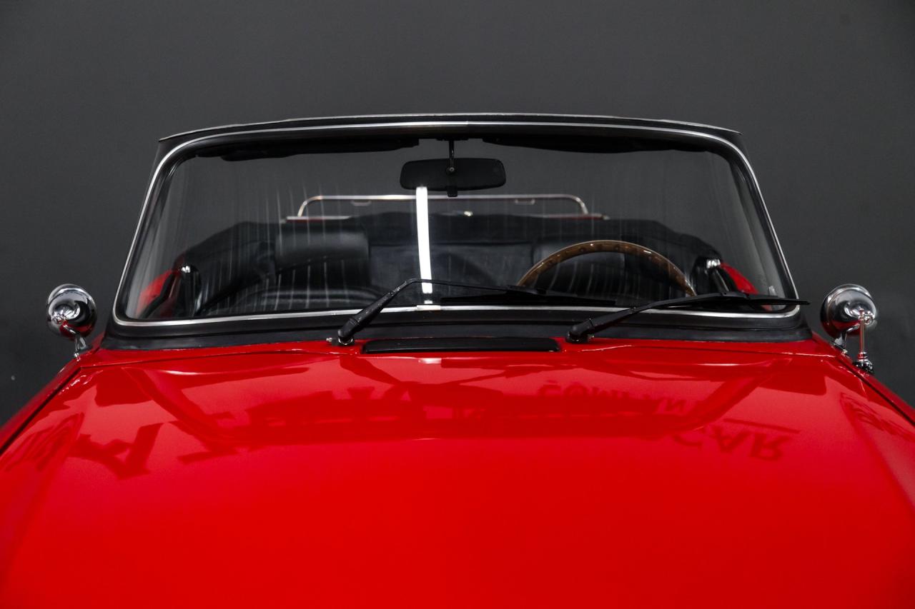 1976 Triumph TR6 upgraded 5 speed