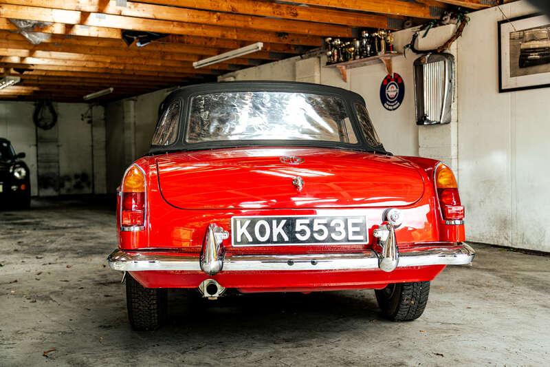 1967 MG B Roadster
