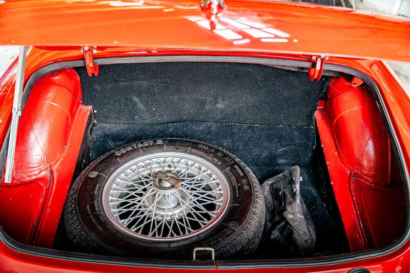 1967 MG B Roadster