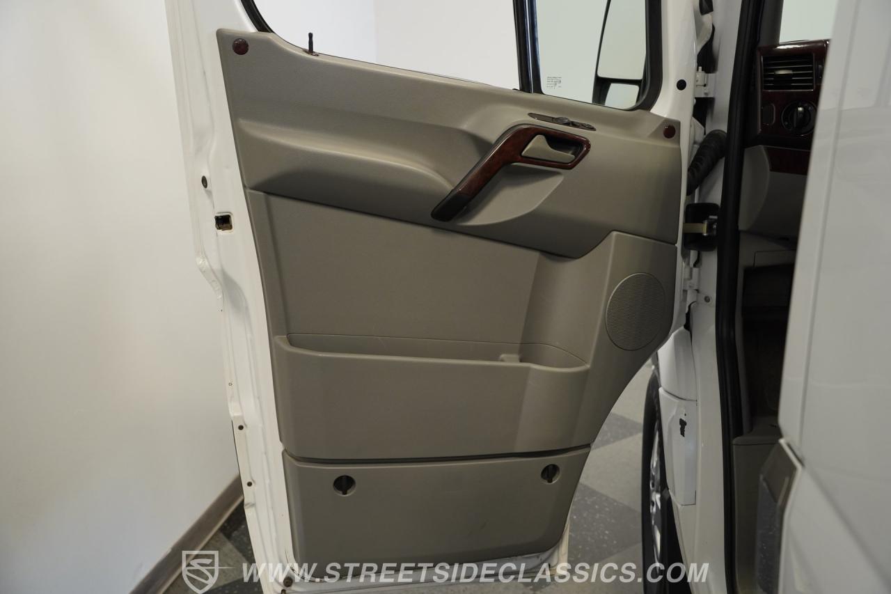 2011 Mercedes - Benz Sprinter 2500 Limousine