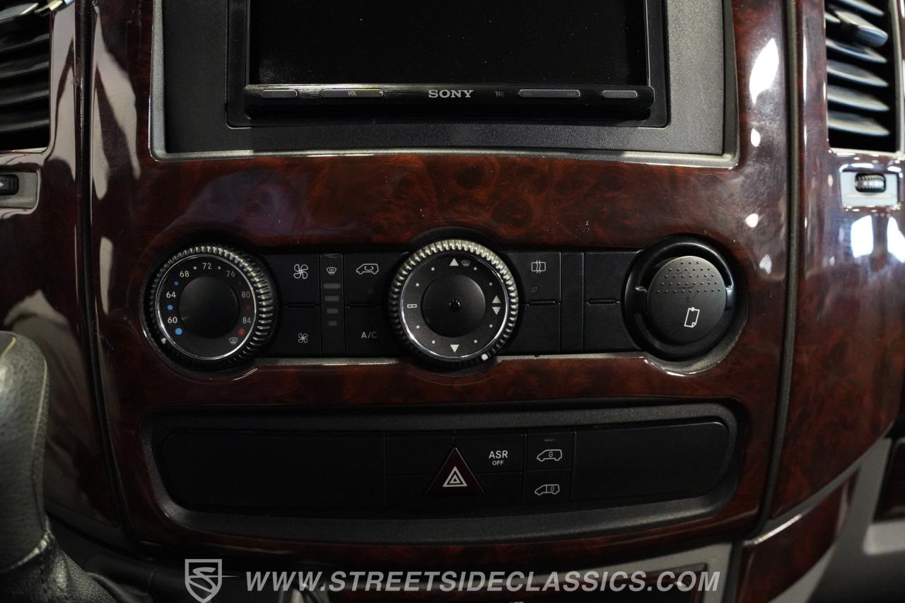 2011 Mercedes - Benz Sprinter 2500 Limousine