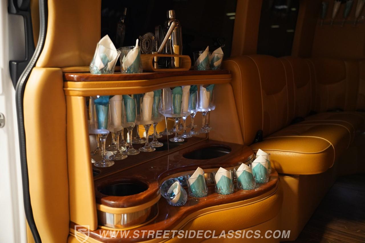 2011 Mercedes - Benz Sprinter 2500 Limousine