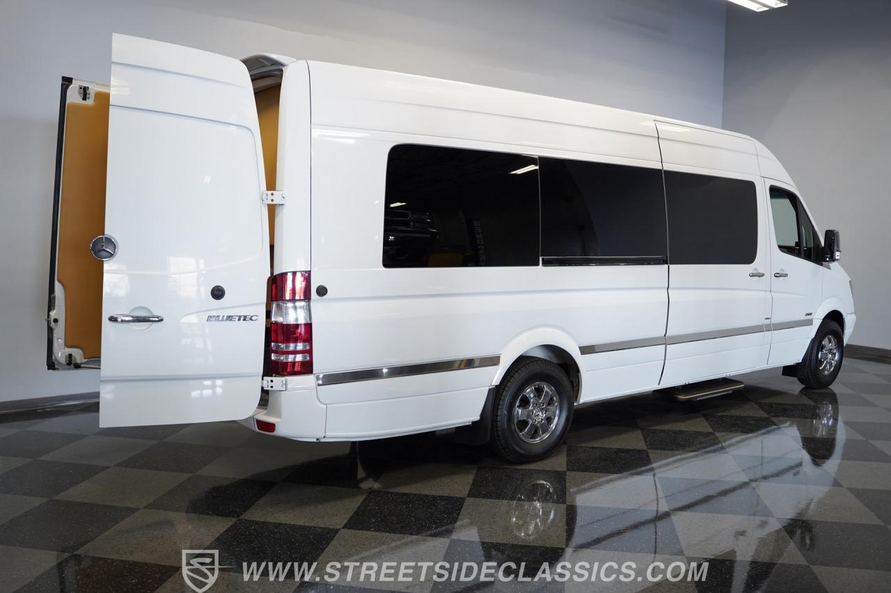 2011 Mercedes - Benz Sprinter 2500 Limousine
