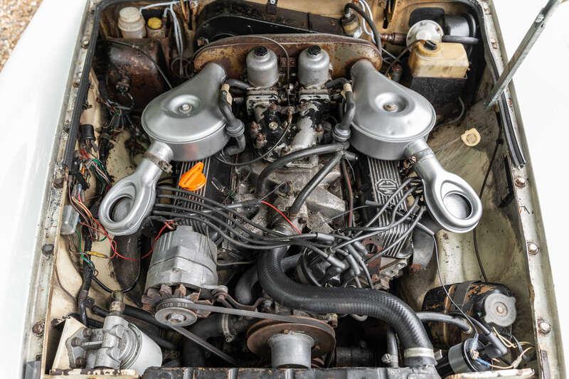 1976 MG BGT V8