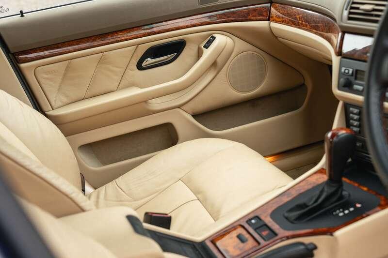 1999 BMW 523I
