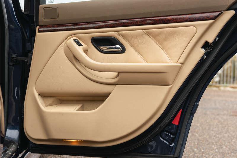 1999 BMW 523I