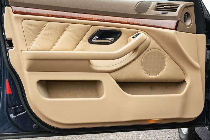 1999 BMW 523I