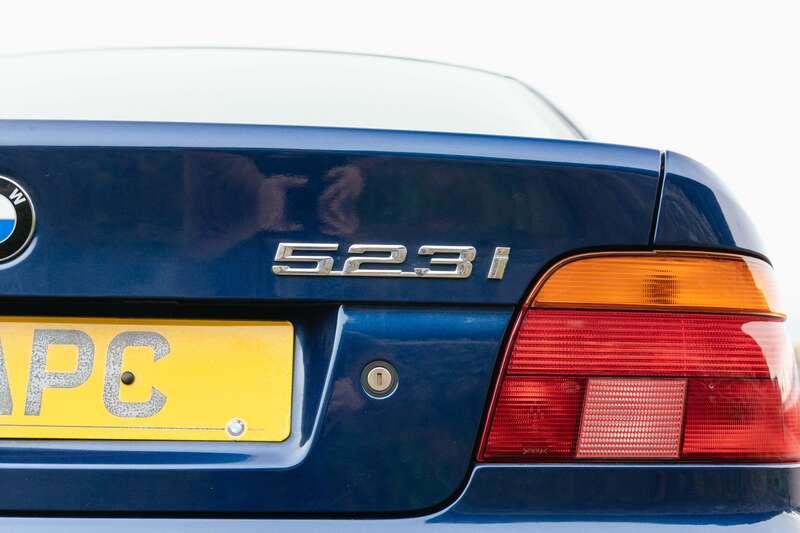 1999 BMW 523I