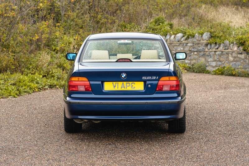 1999 BMW 523I