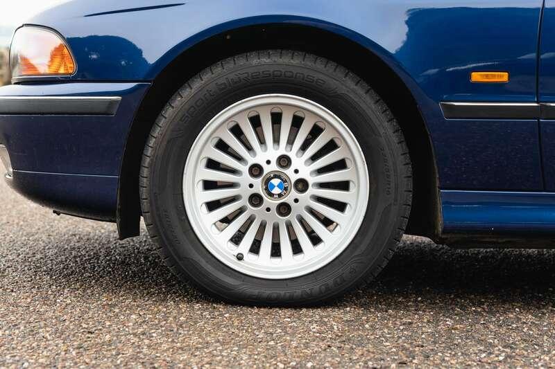 1999 BMW 523I