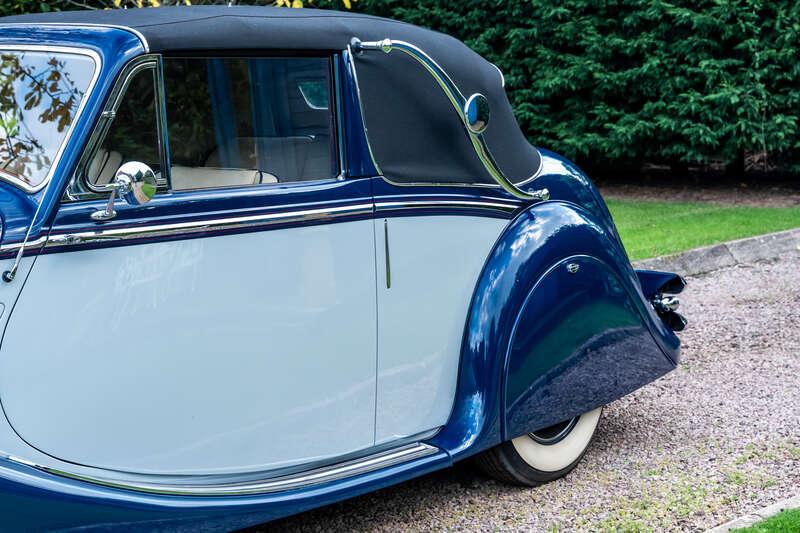 1950 Jaguar MKV THREE-POSITION DROPHEAD COUP&Eacute;