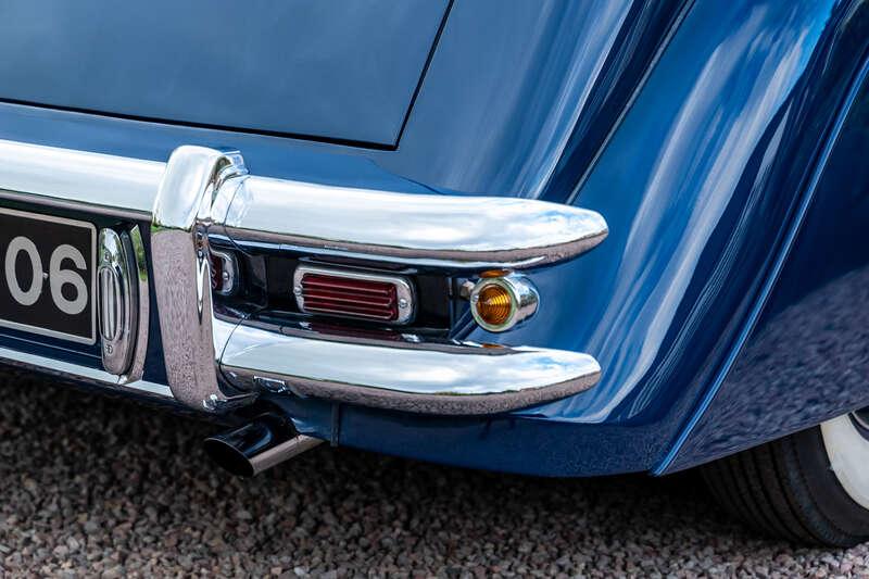 1950 Jaguar MKV THREE-POSITION DROPHEAD COUP&Eacute;