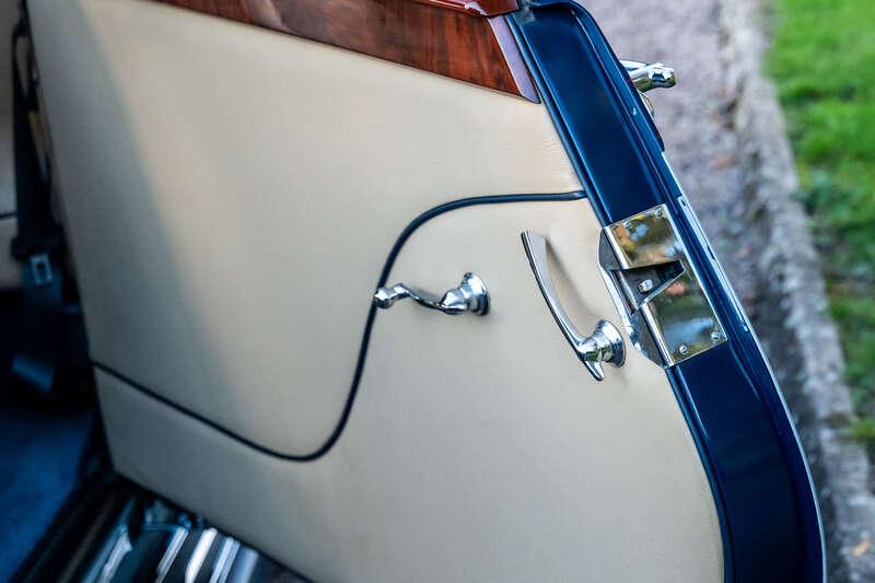 1950 Jaguar MKV THREE-POSITION DROPHEAD COUP&Eacute;