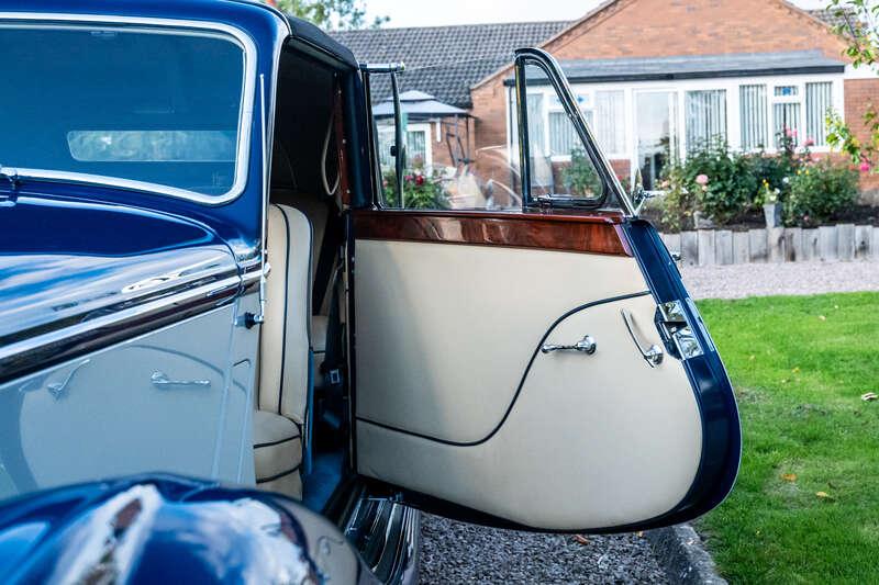 1950 Jaguar MKV THREE-POSITION DROPHEAD COUP&Eacute;