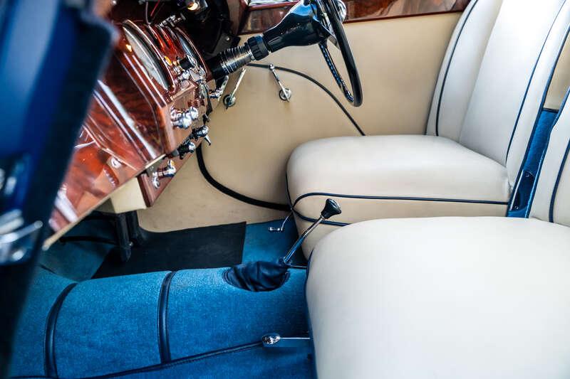 1950 Jaguar MKV THREE-POSITION DROPHEAD COUP&Eacute;