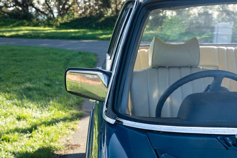 1975 Mercedes - Benz W115 200