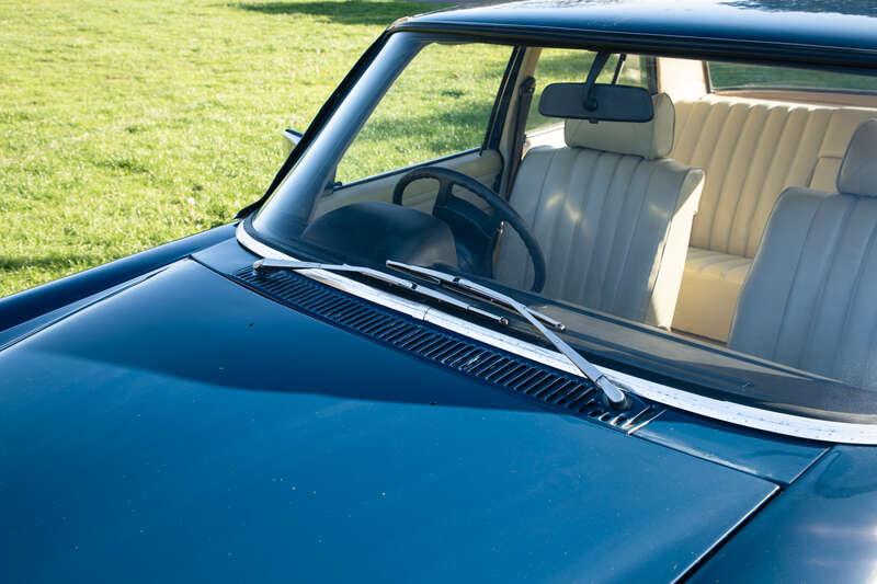 1975 Mercedes - Benz W115 200