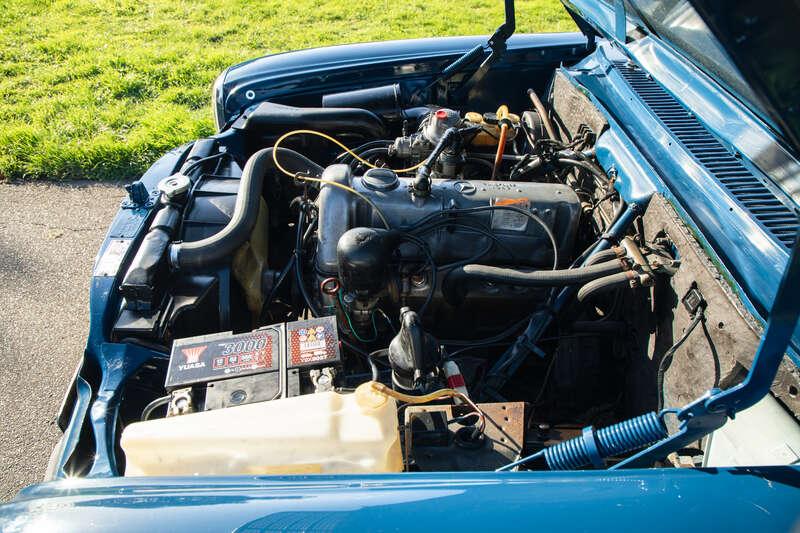 1975 Mercedes - Benz W115 200