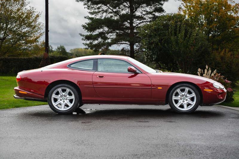 1998 Jaguar XK8